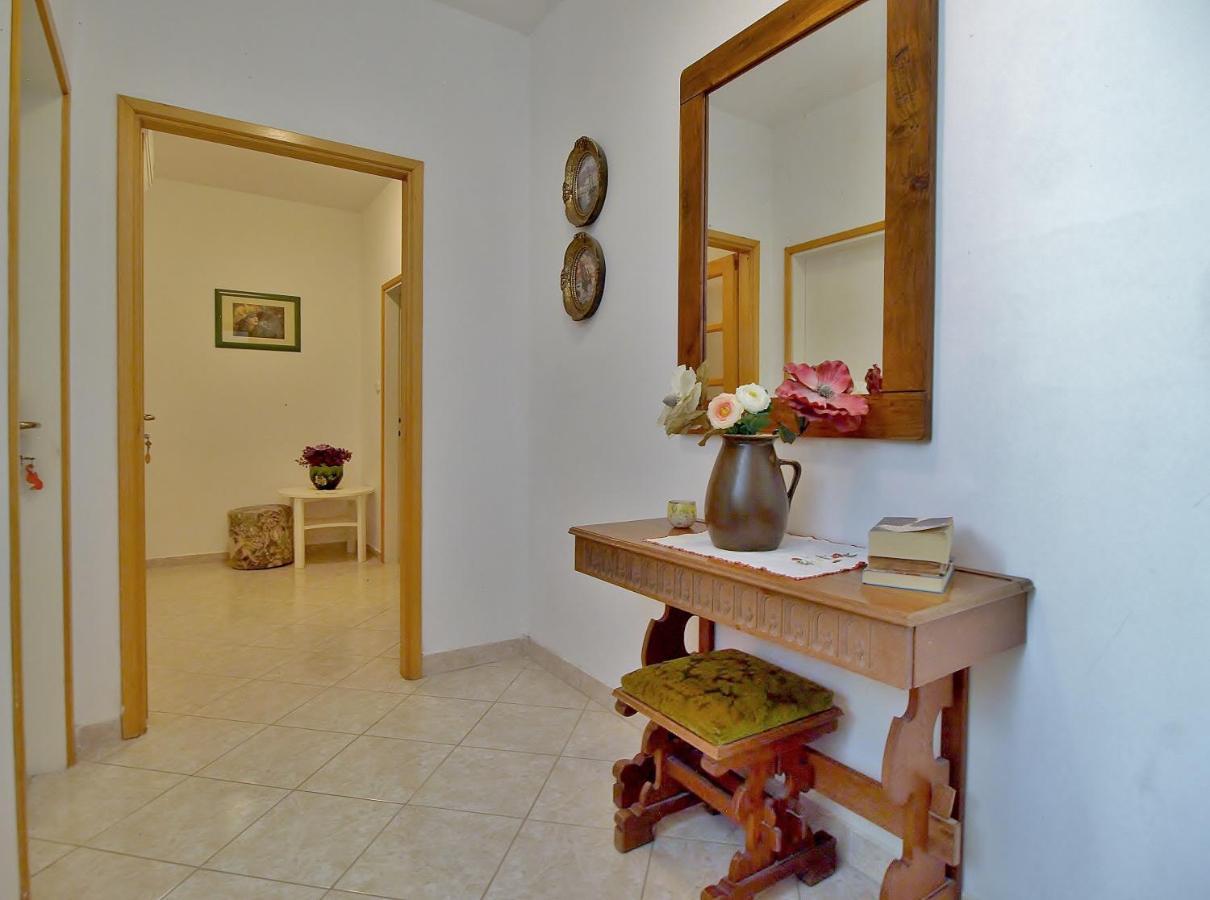Apartments Biserka Rab Town Exterior photo