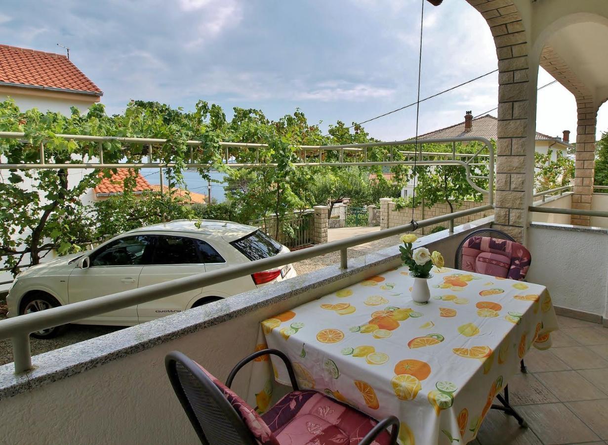 Apartments Biserka Rab Town Exterior photo