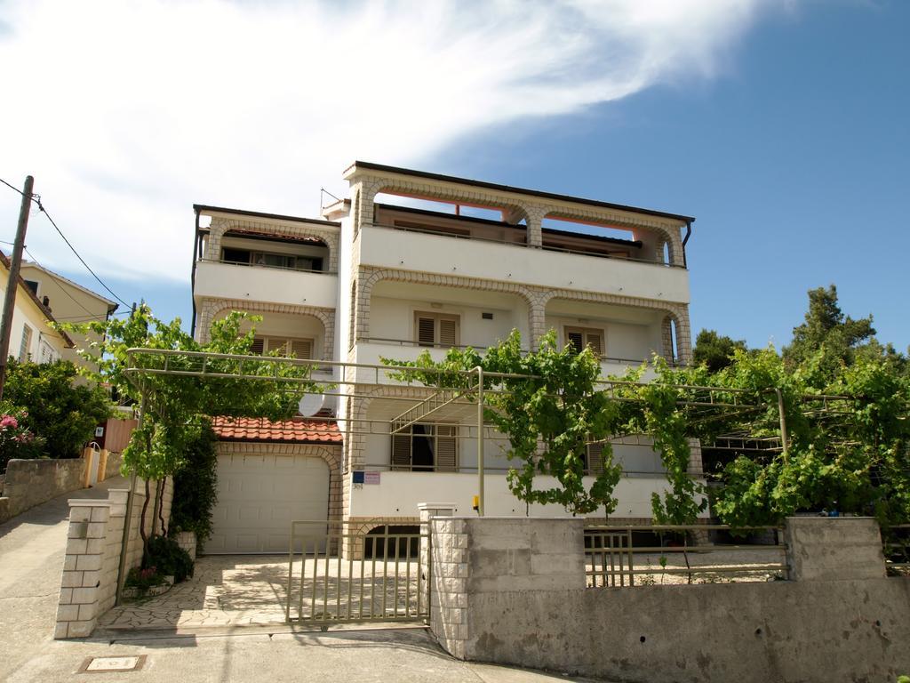 Apartments Biserka Rab Town Exterior photo
